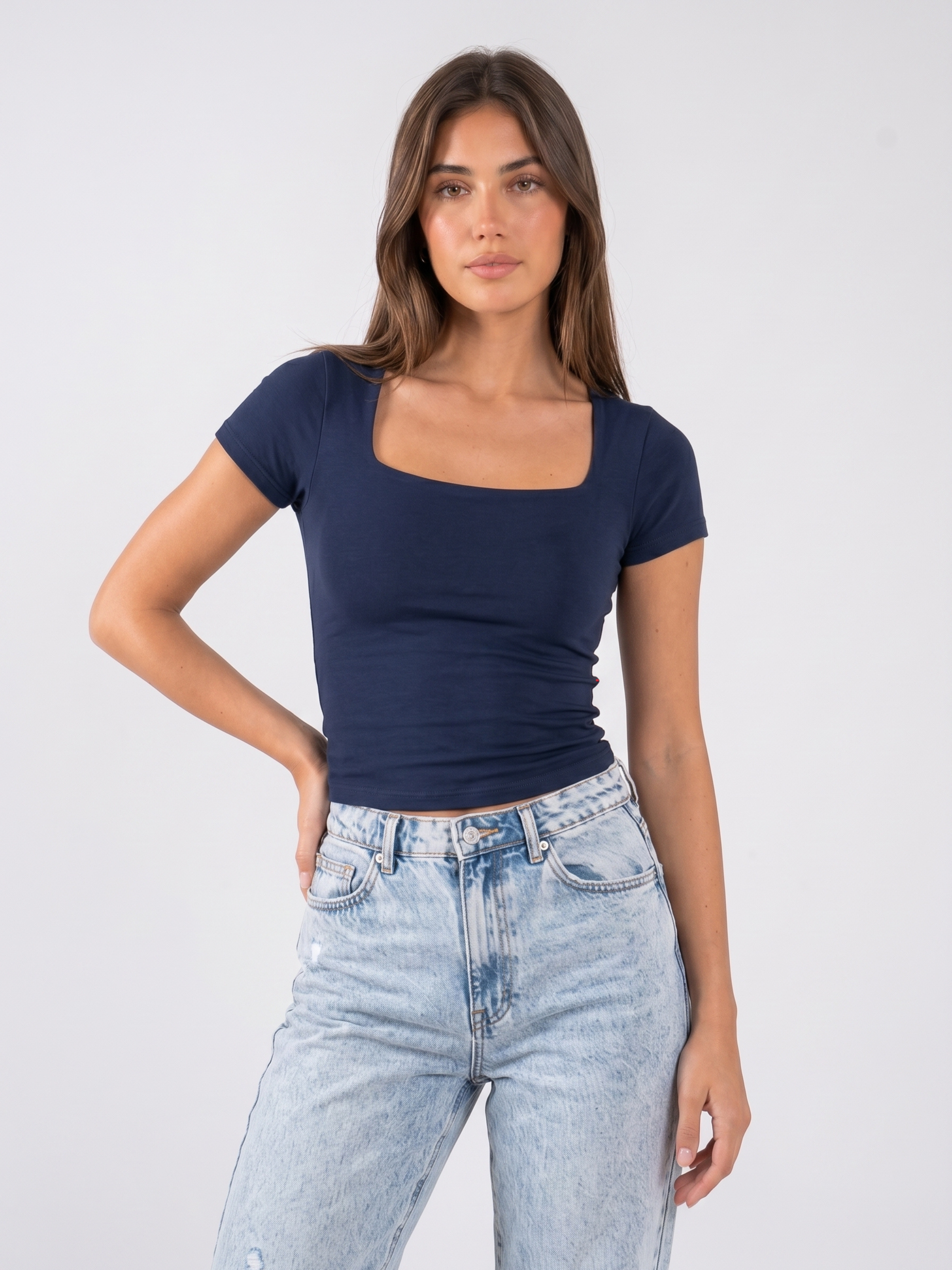 REFINED COTTON SHORT-SLEEVE SQUARE NECK