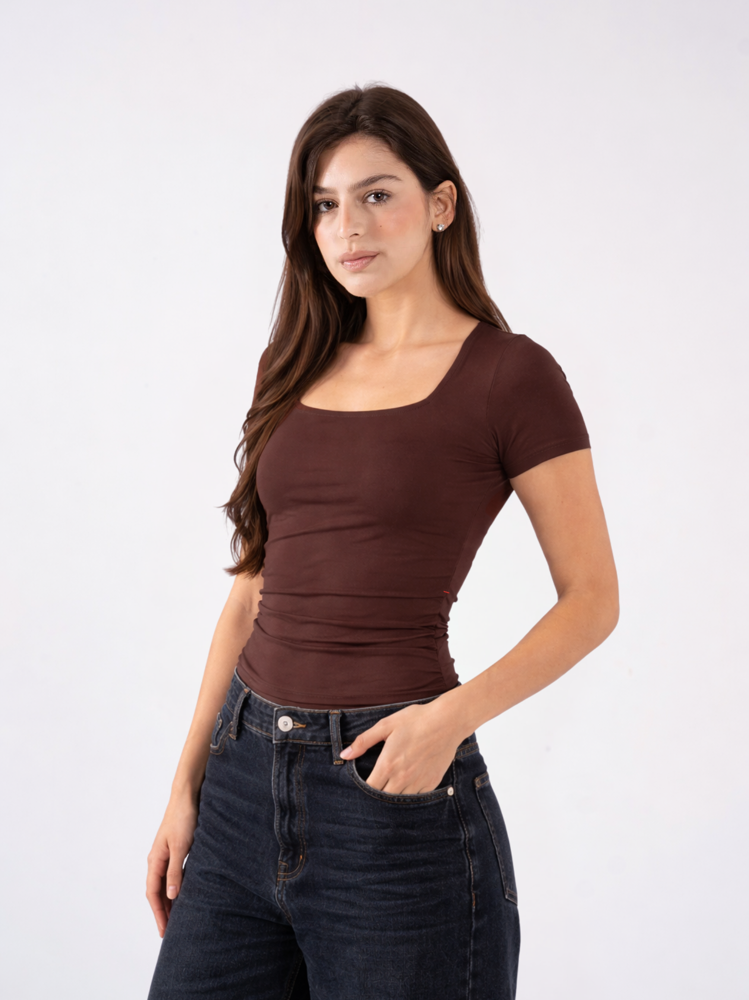 REFINED SHORT-SLEEVE SQUARE NECK