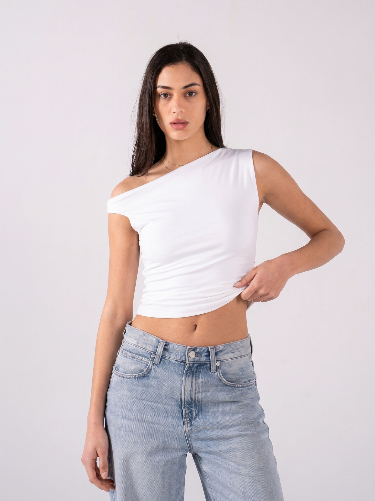 REFINED ONE SHOULDER RUCHED ASYMMETRICAL TOP