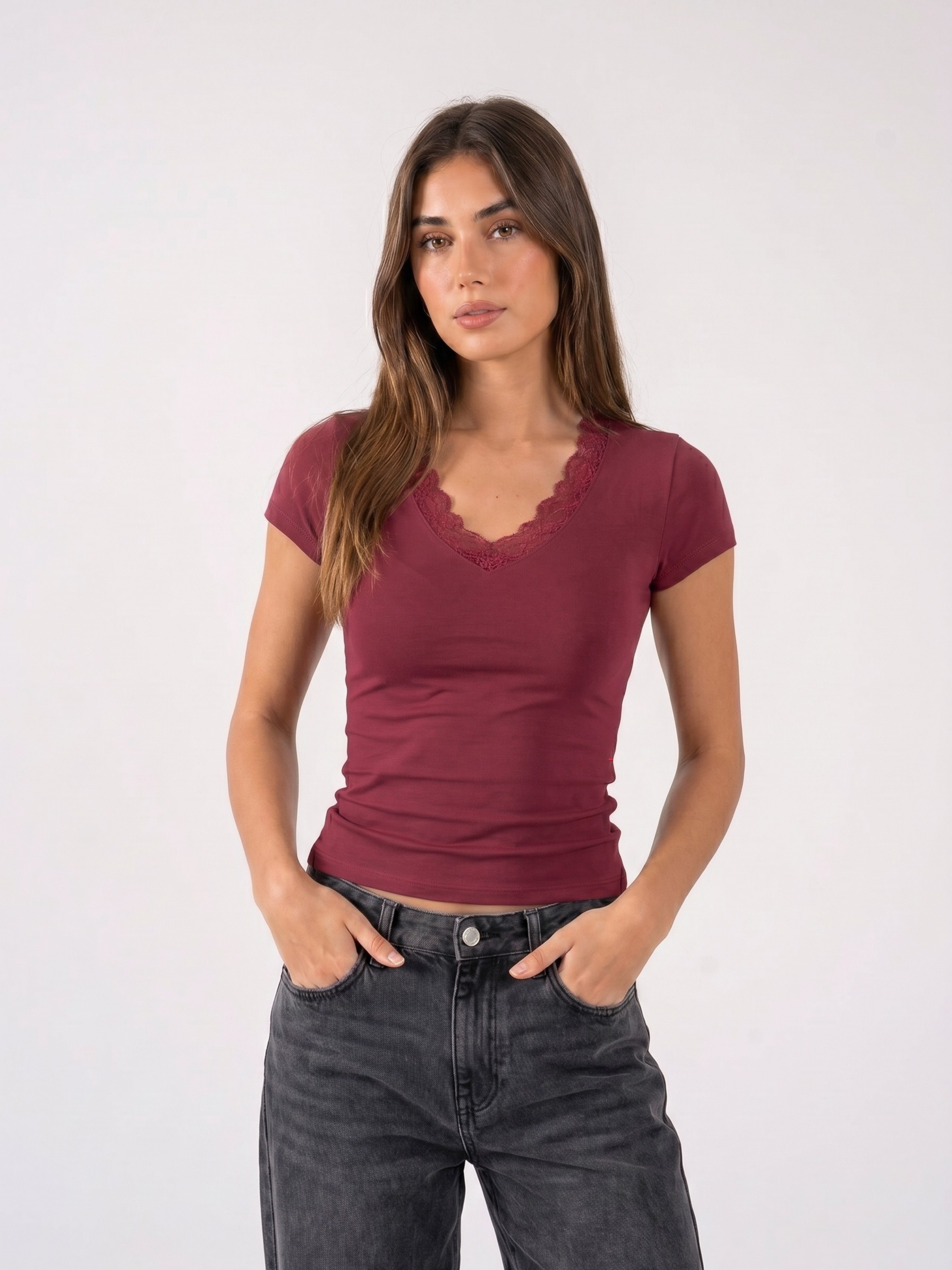 REFINED LACE COTTON SHORT SLEEVE V NECK