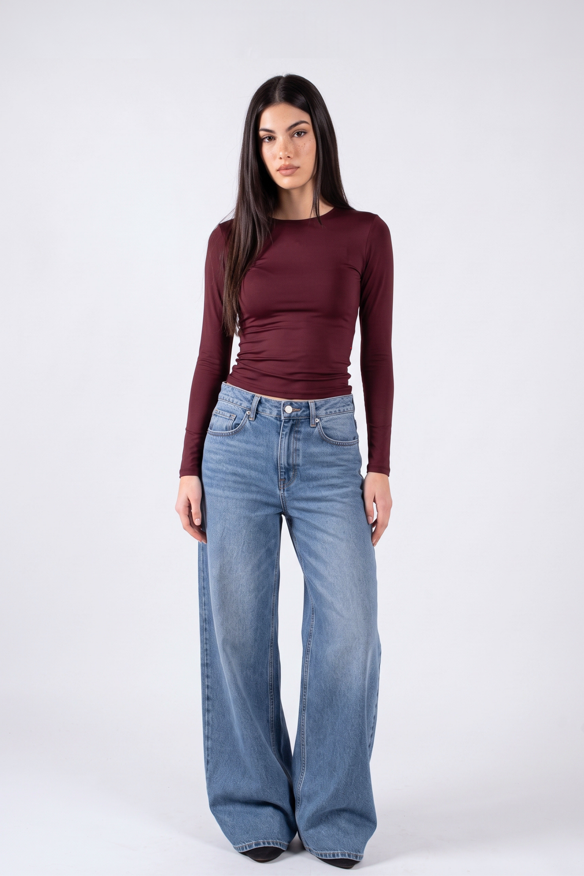 REFINED LONG-SLEEVE ROUND NECK