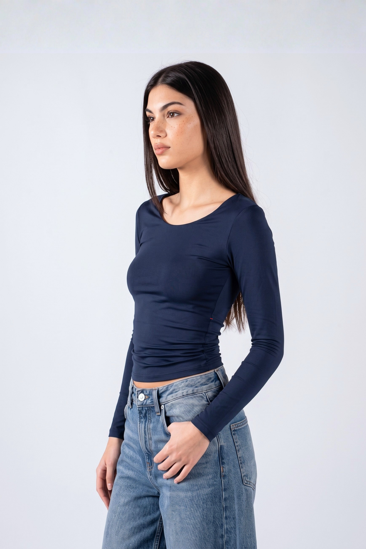 REFINED LONG-SLEEVE WIDE NECK