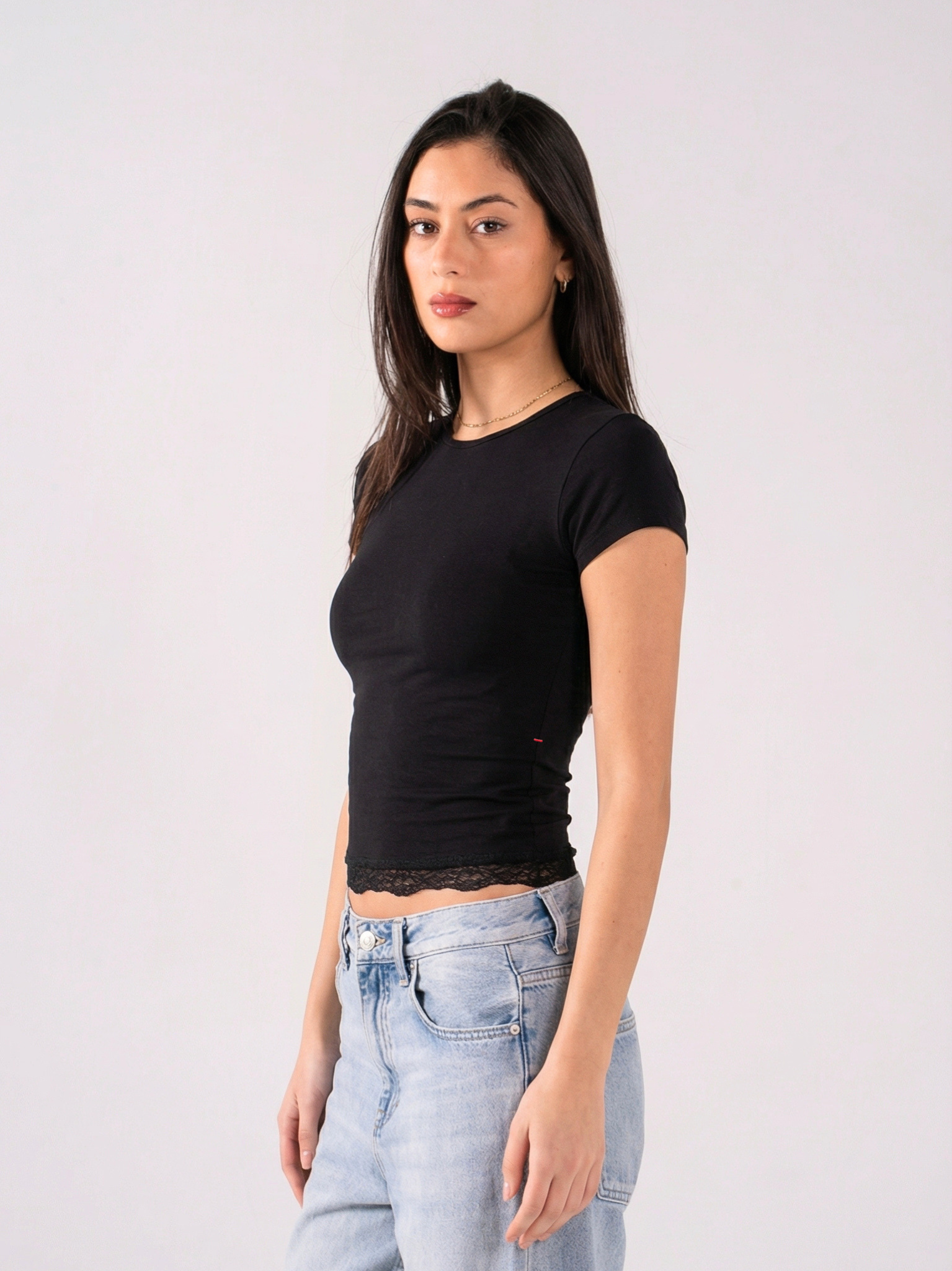 REFINED LACE COTTON SHORT SLEEVE ROUND NECK