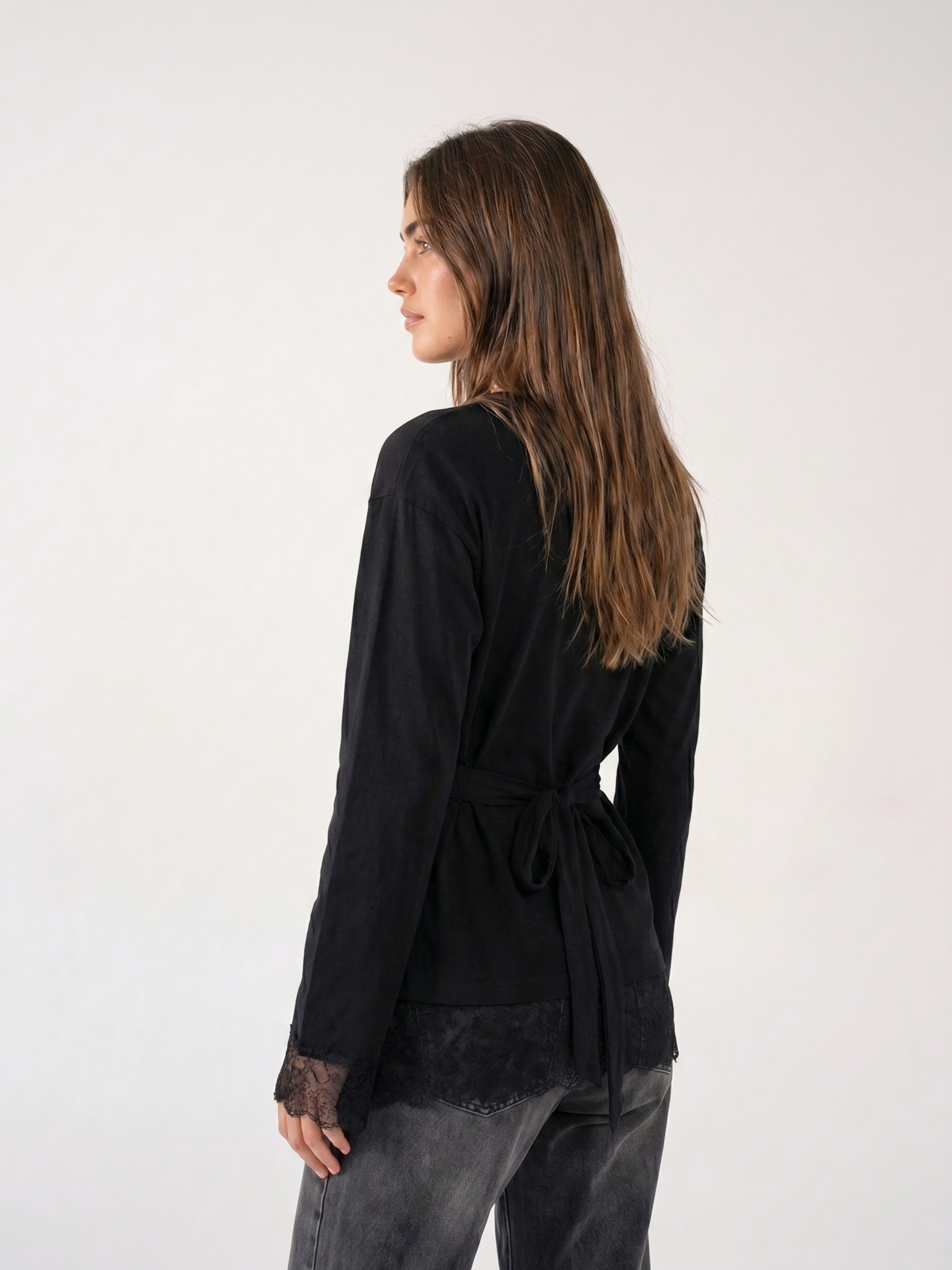 REFINED LACE OVERSIZED LONG SLEEVE T-SHIRT
