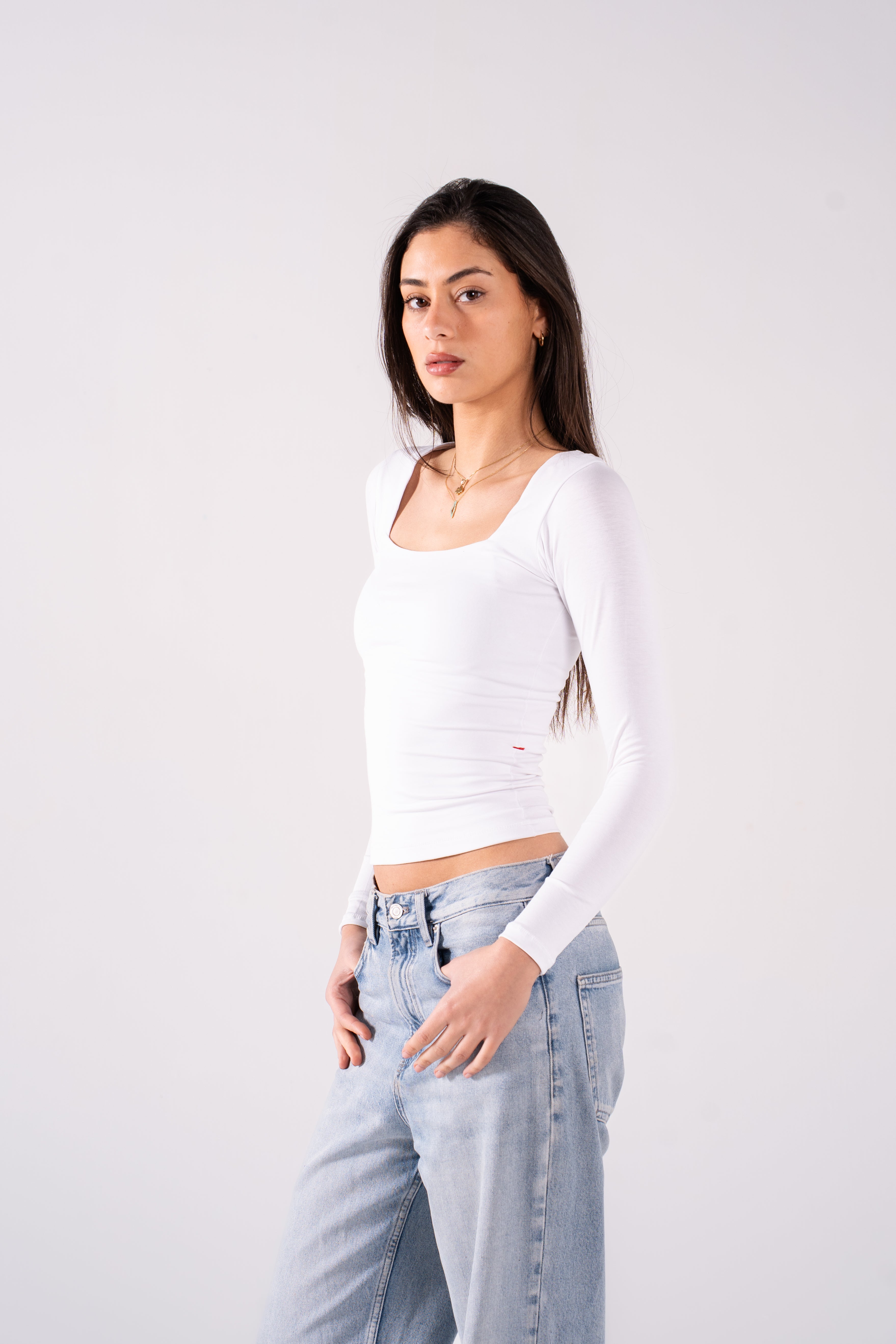 REFINED COTTON LONG-SLEEVE SQUARE NECK