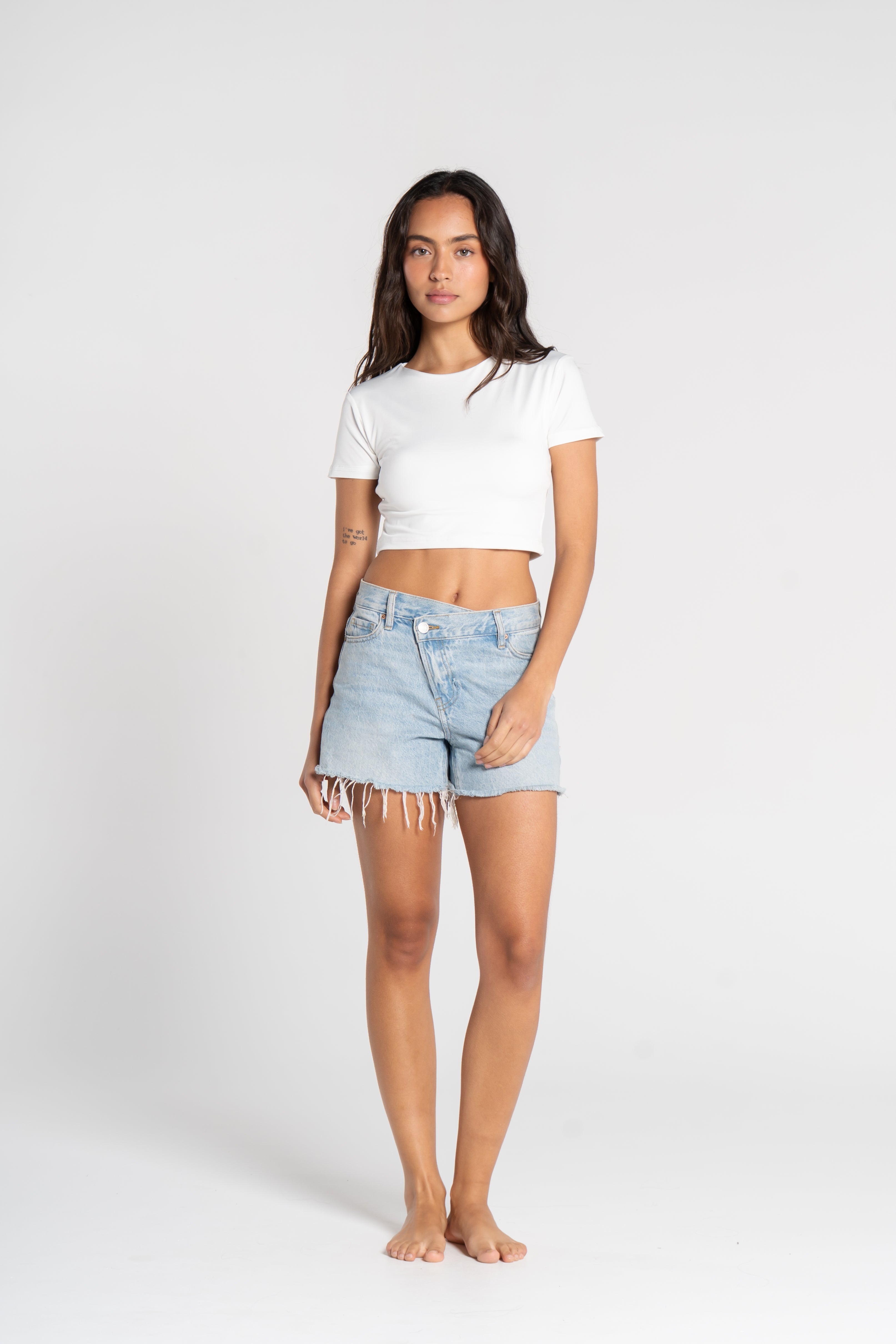 CROPPED ROUND NECK