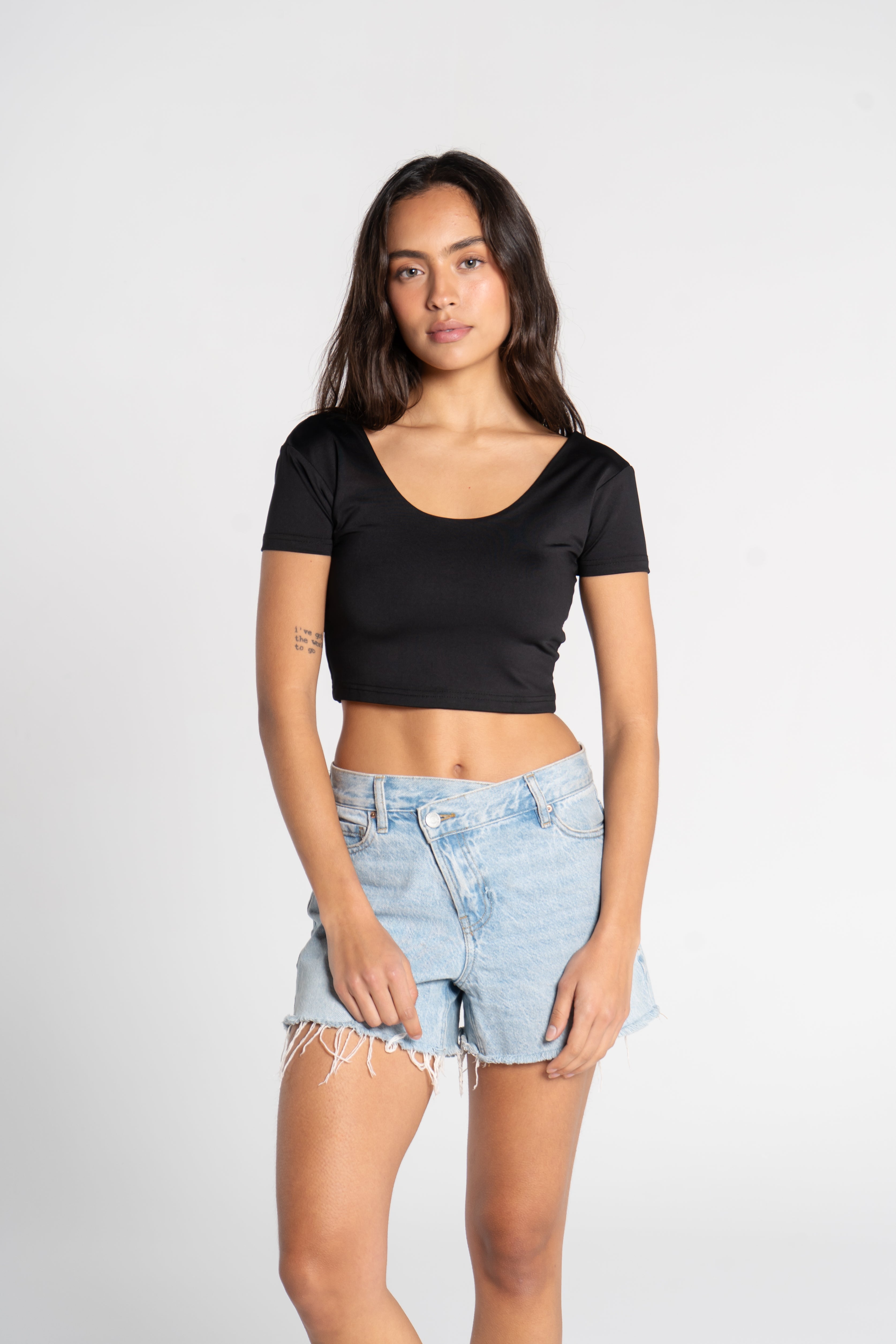 CROPPED BACKLESS WIDE NECK