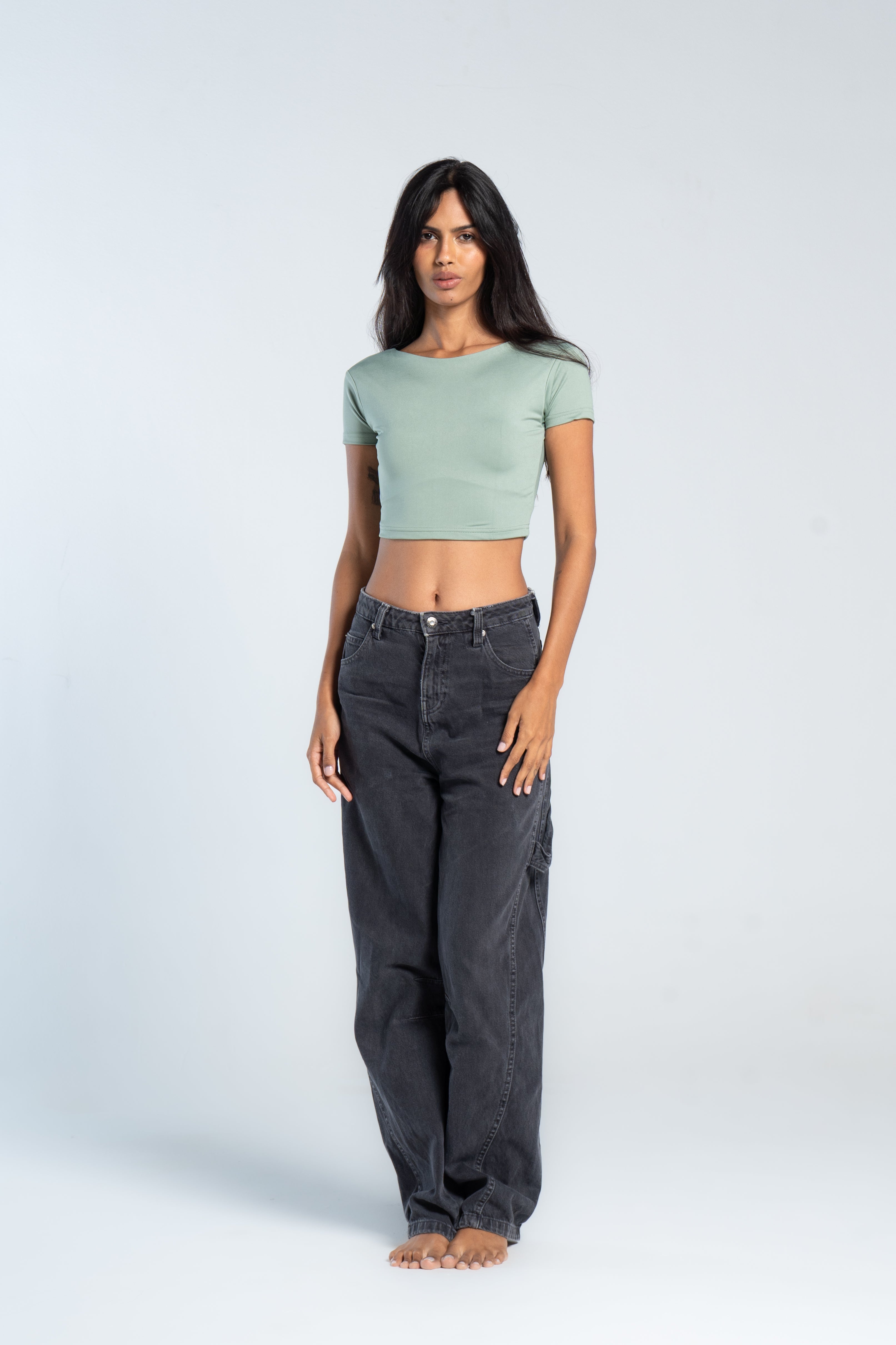 CROPPED ROUND NECK
