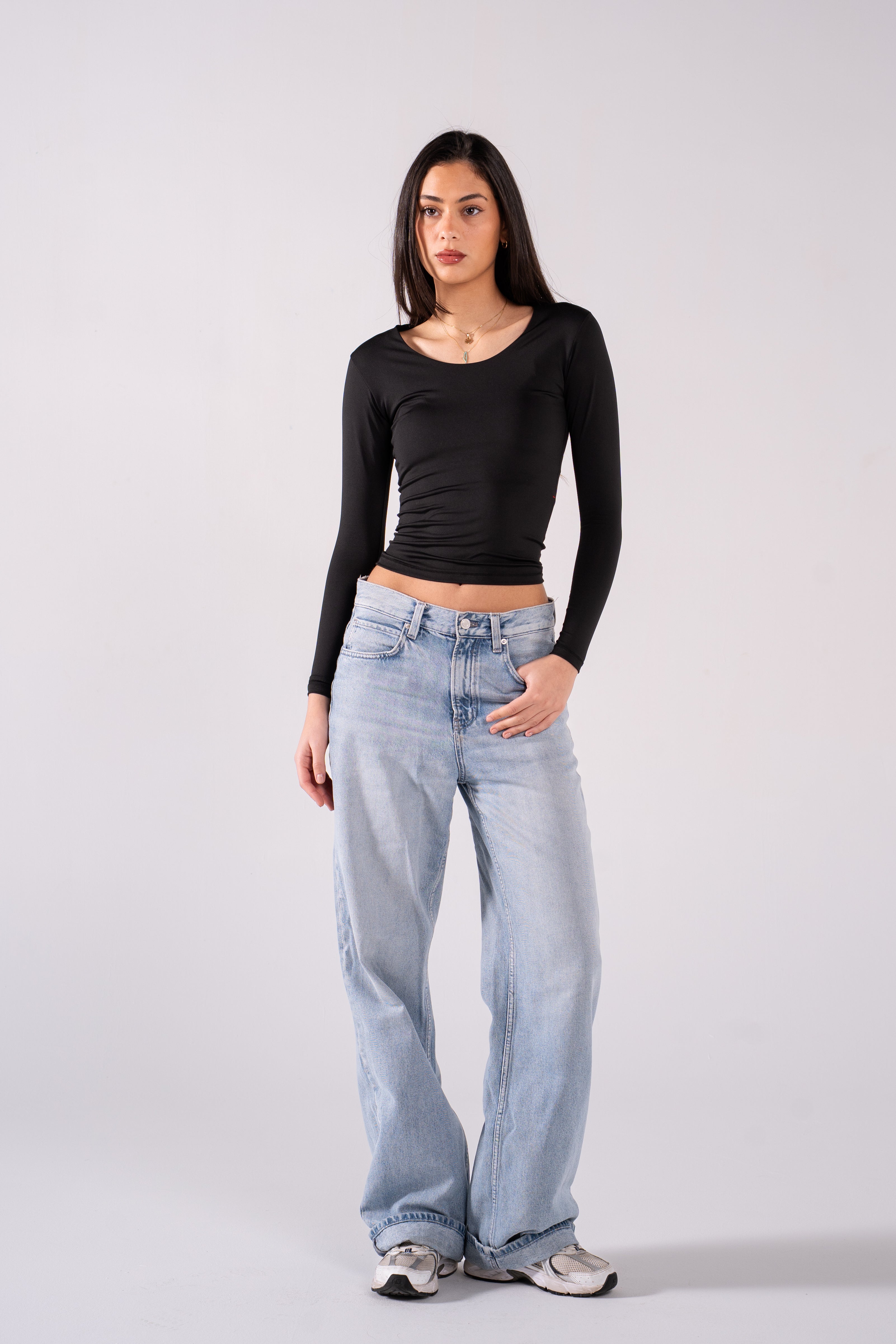 REFINED LONG-SLEEVE WIDE NECK