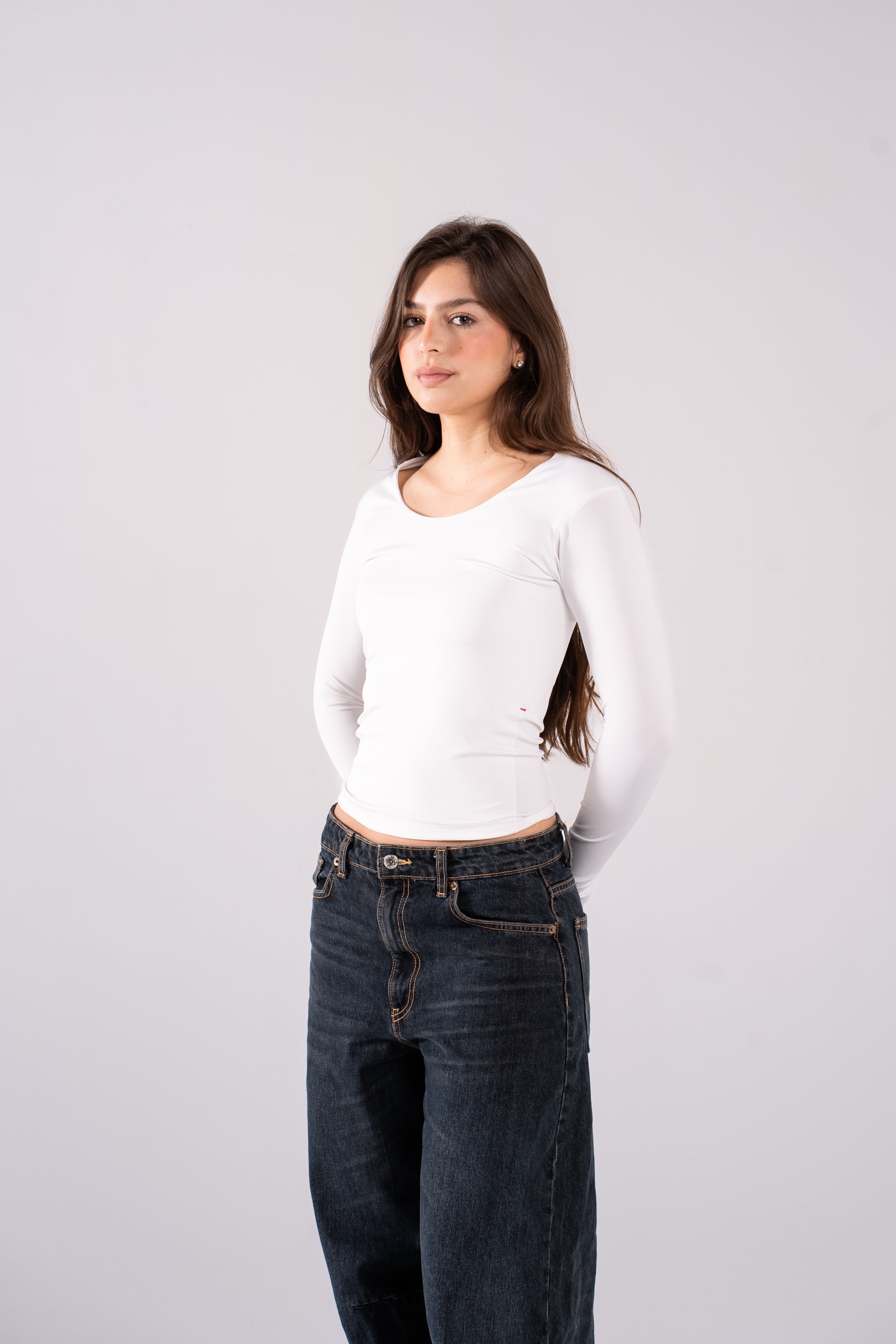 REFINED LONG-SLEEVE WIDE NECK