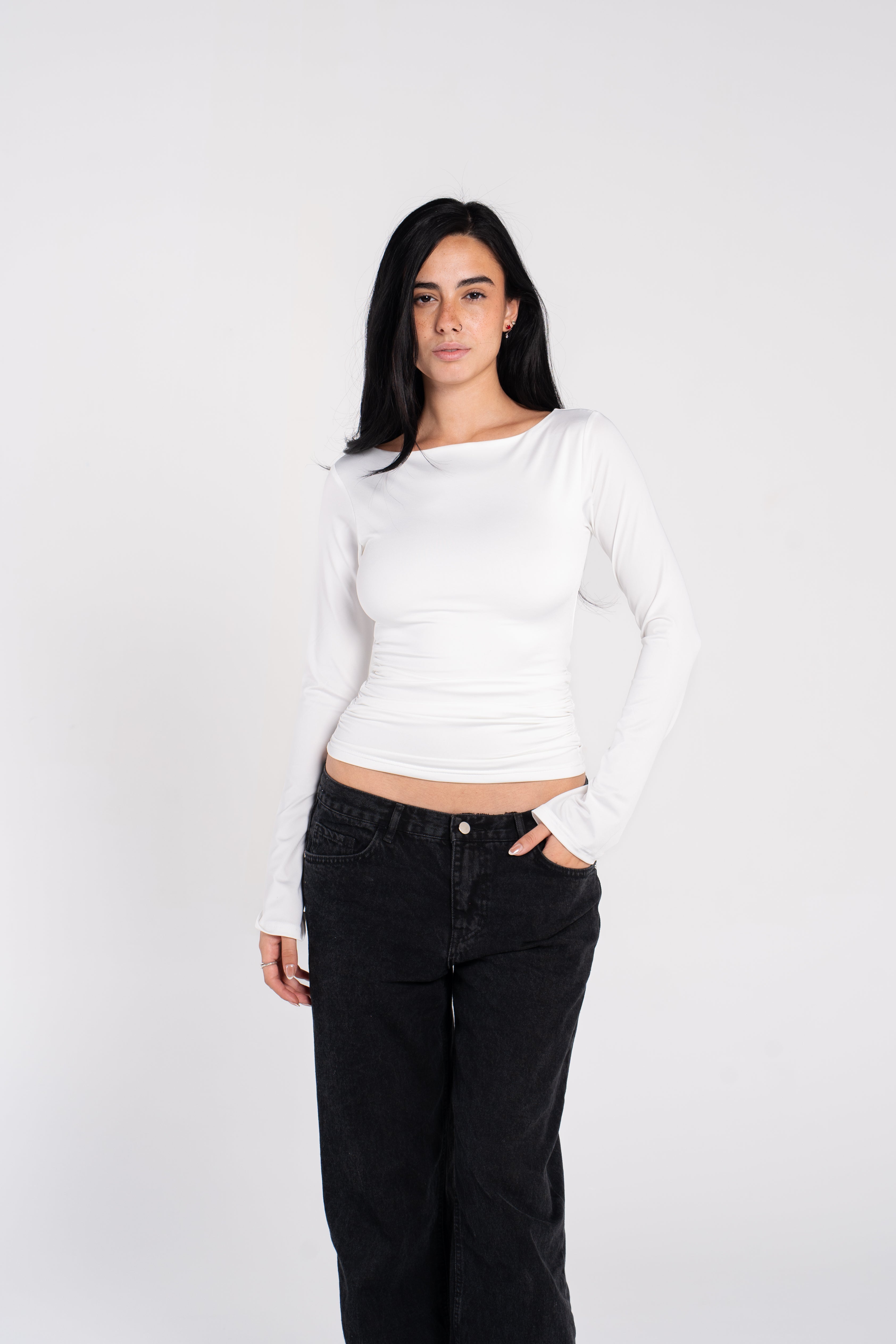 WIDE SHOULDER FLARED SLEEVE