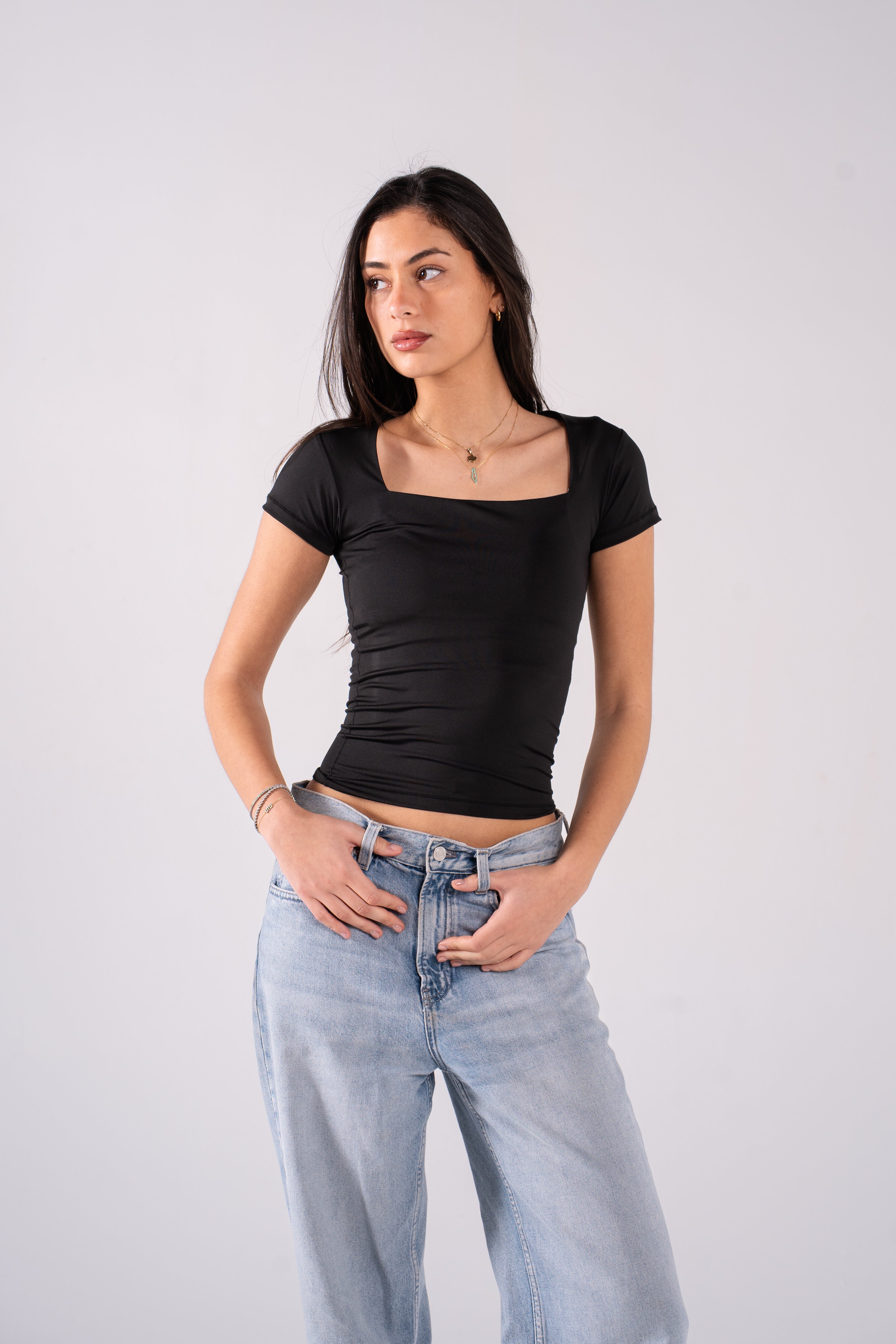 REFINED SHORT-SLEEVE SQUARE NECK