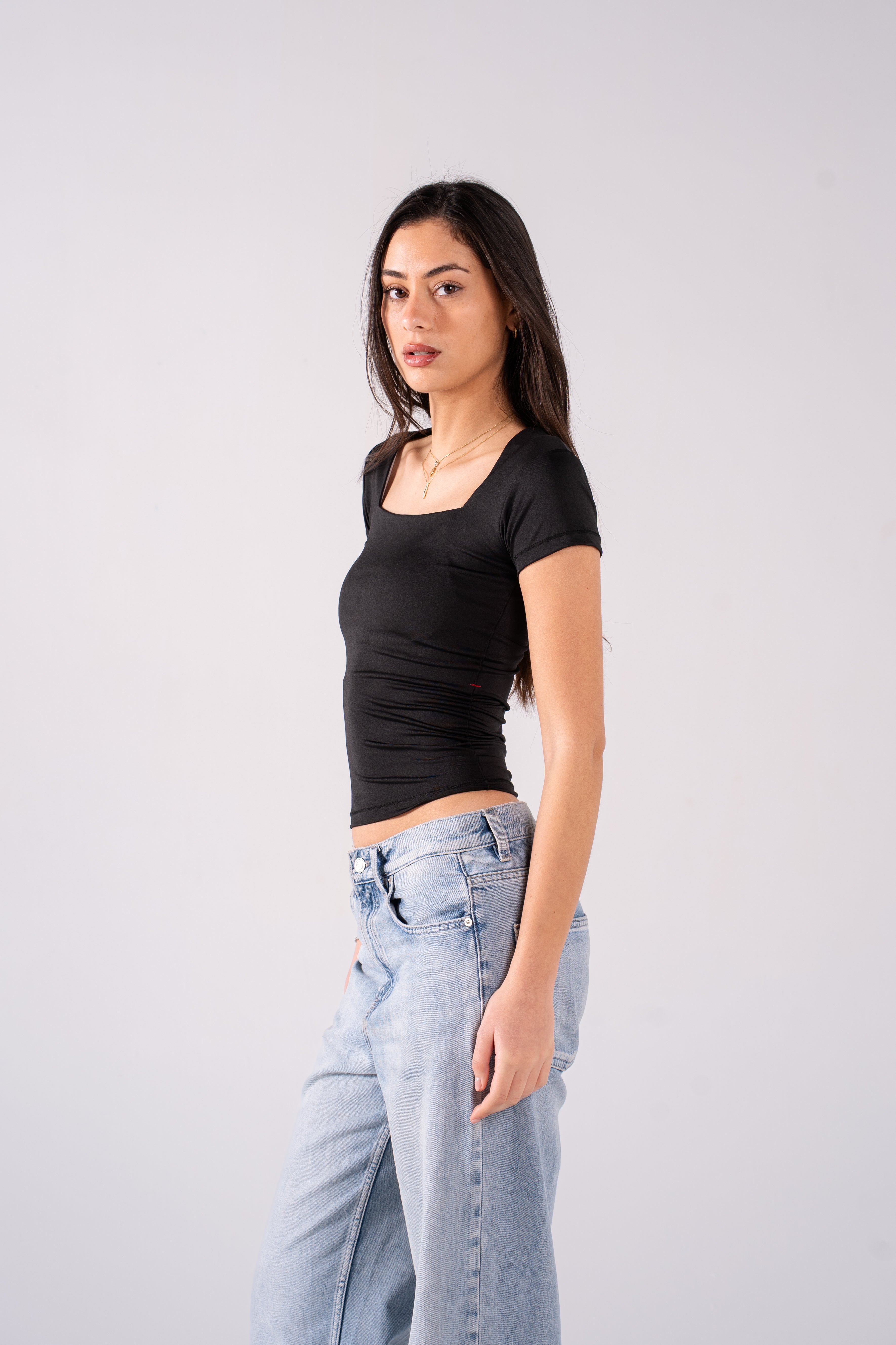 REFINED SHORT-SLEEVE SQUARE NECK