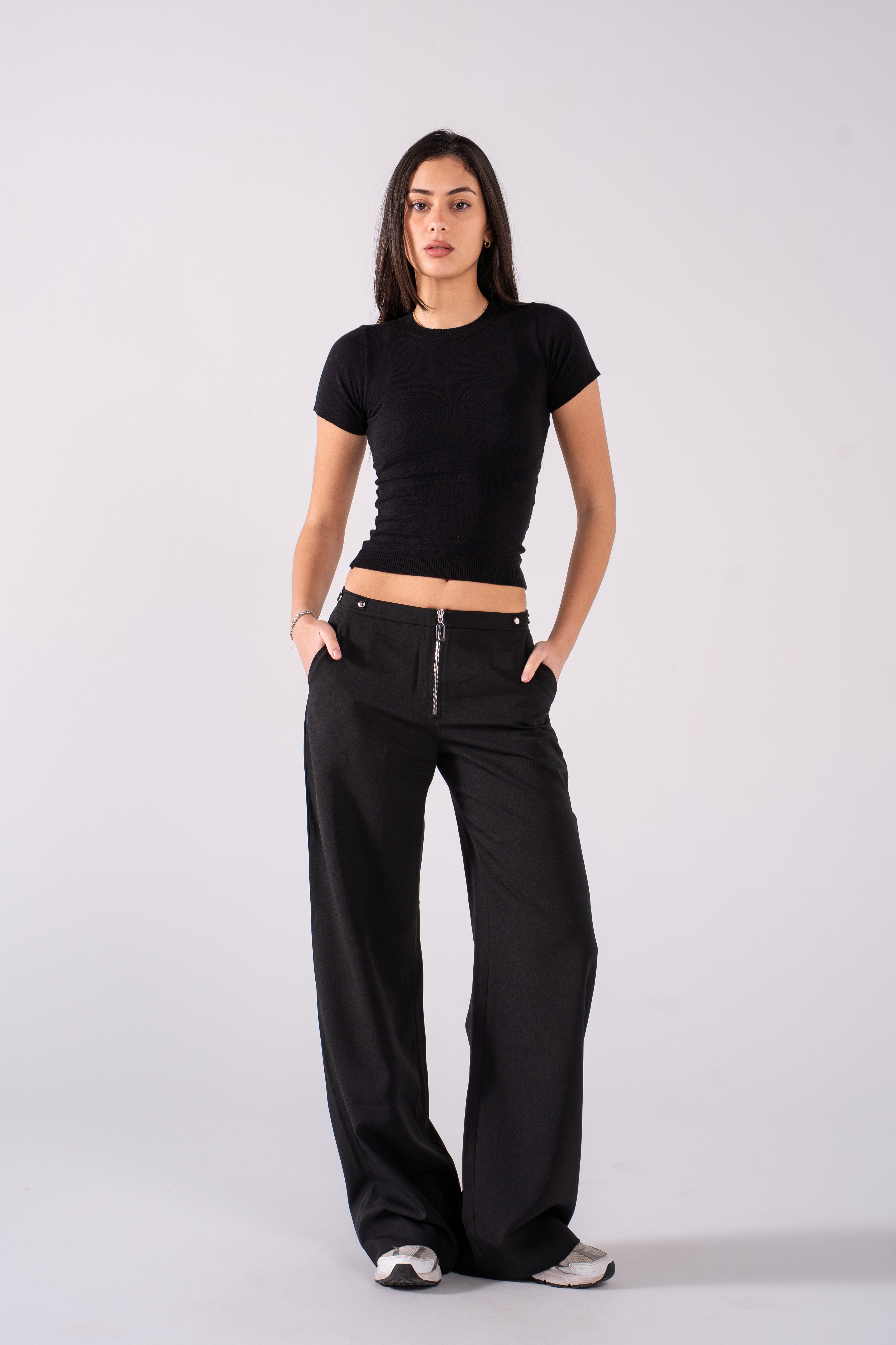 REFINED KNIT SHORT-SLEEVE ROUND NECK