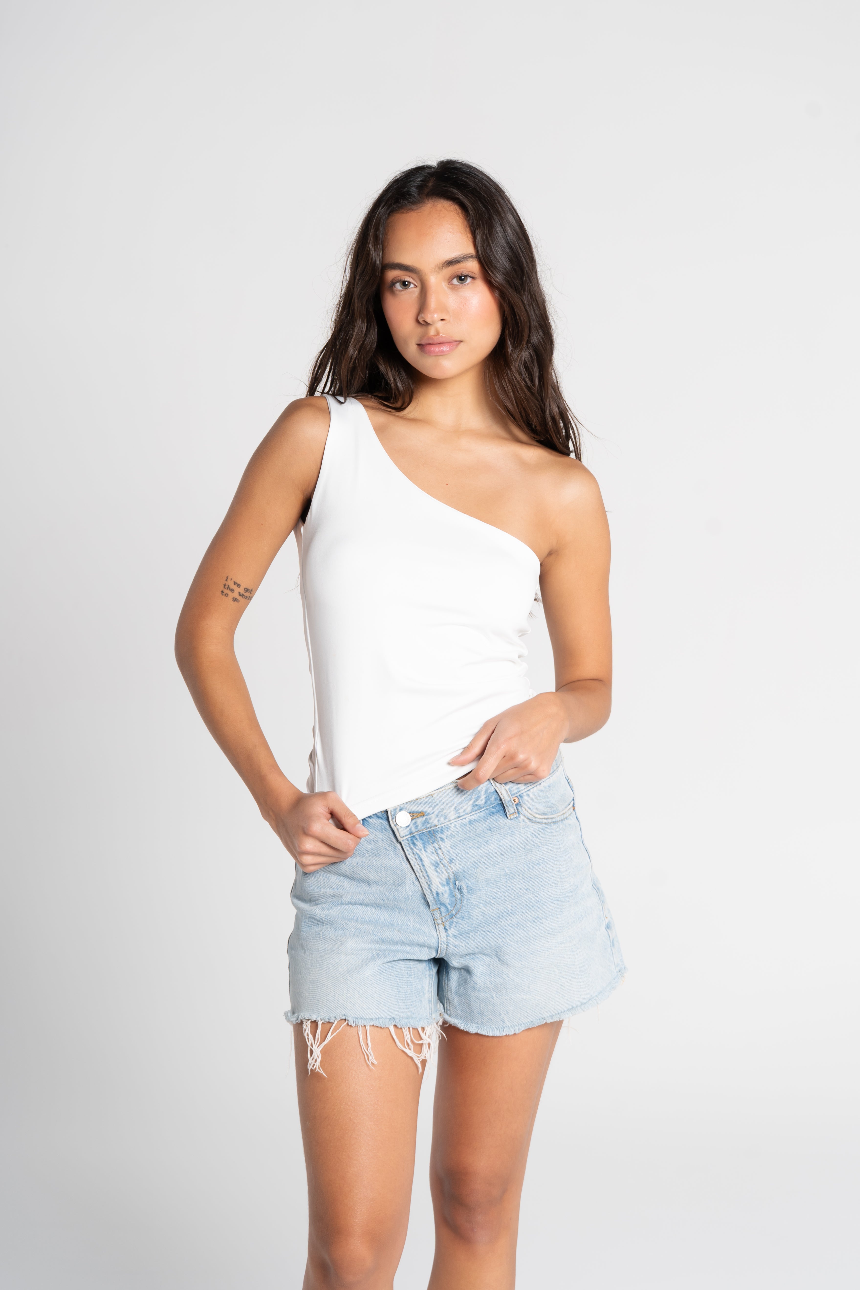 ONE SHOULDER TOP