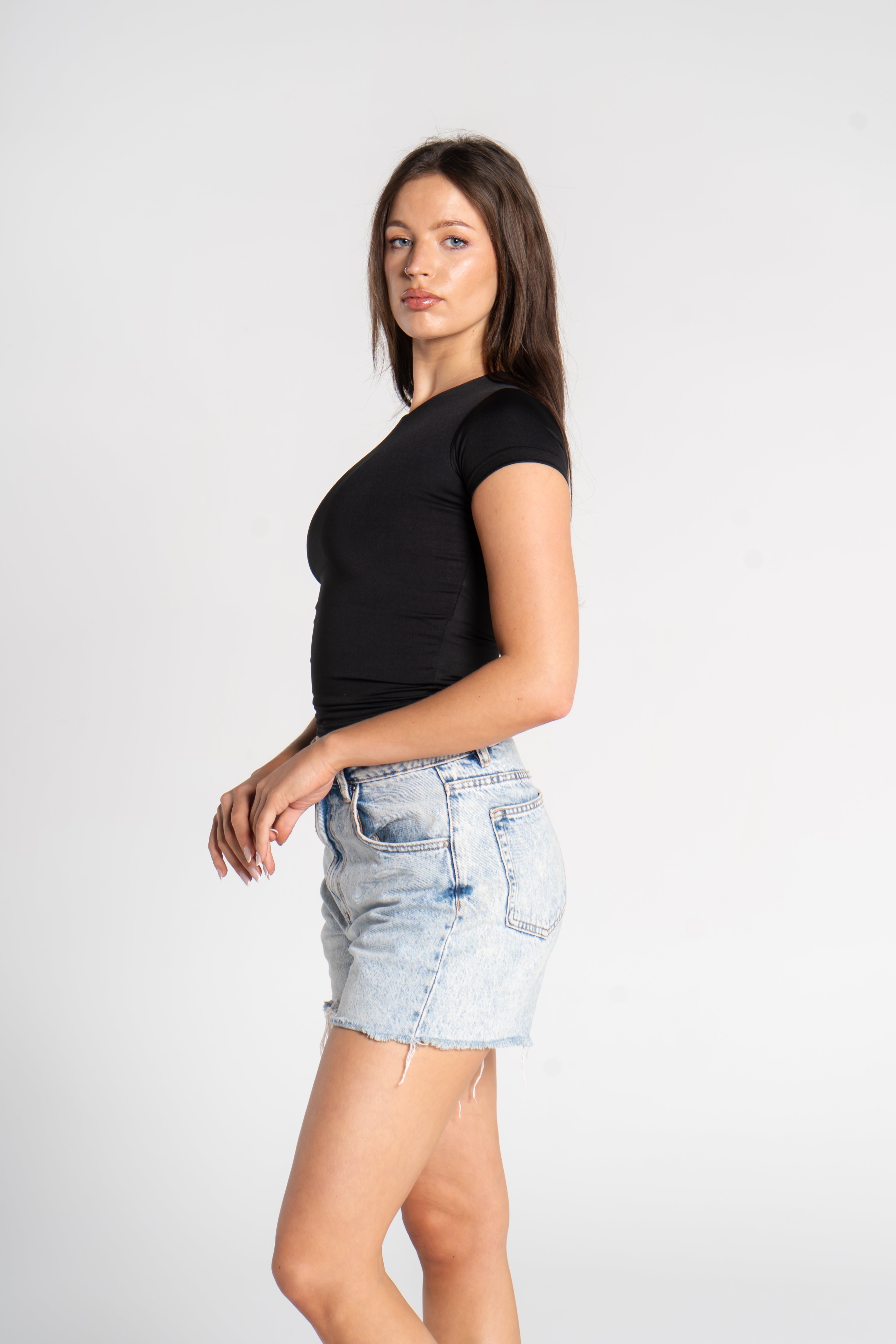 ROUND NECK SHORT SLEEVE           (BLACK & WHITE )