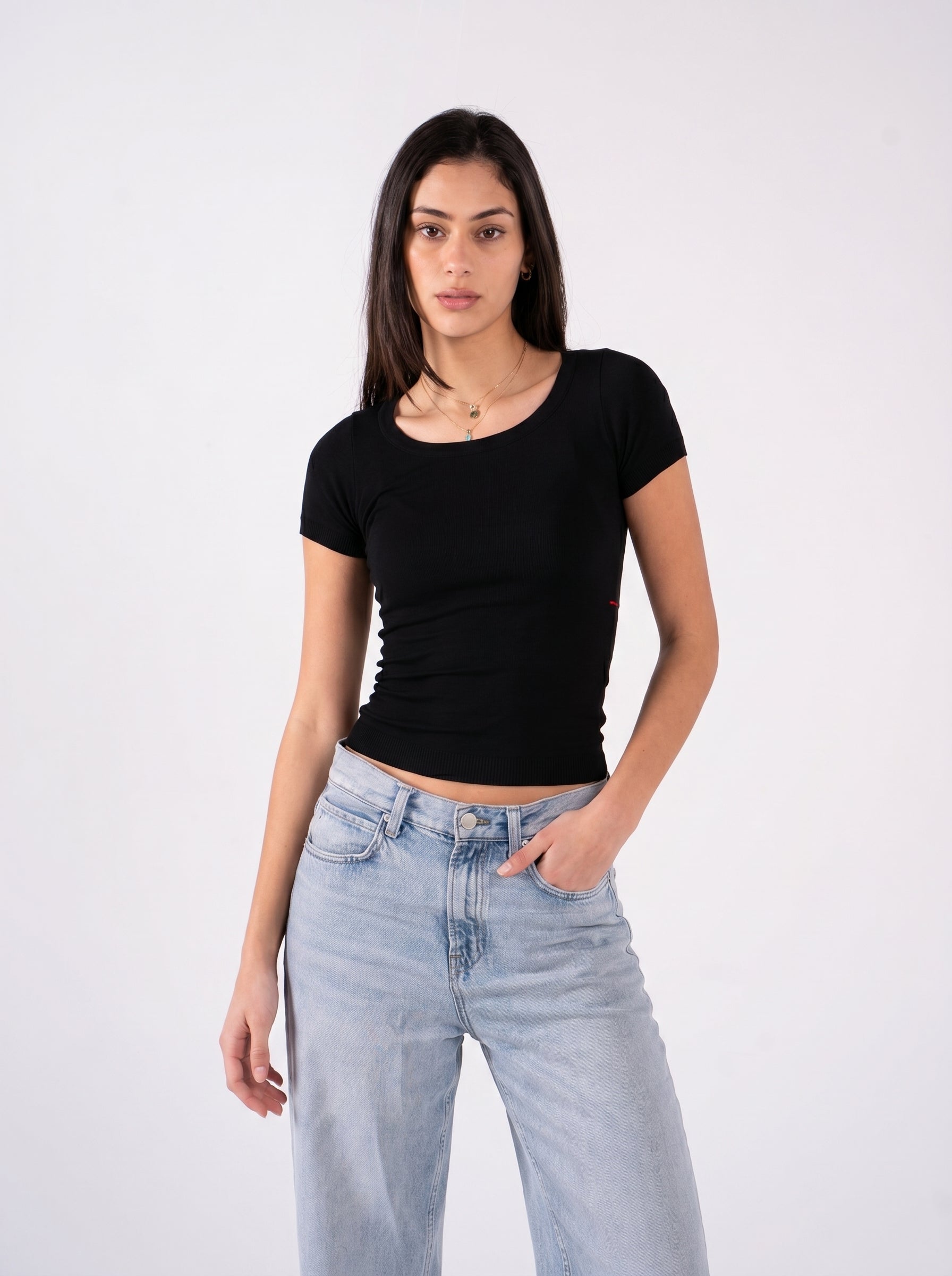 REFINED KNIT SHORT-SLEEVE WIDE NECK