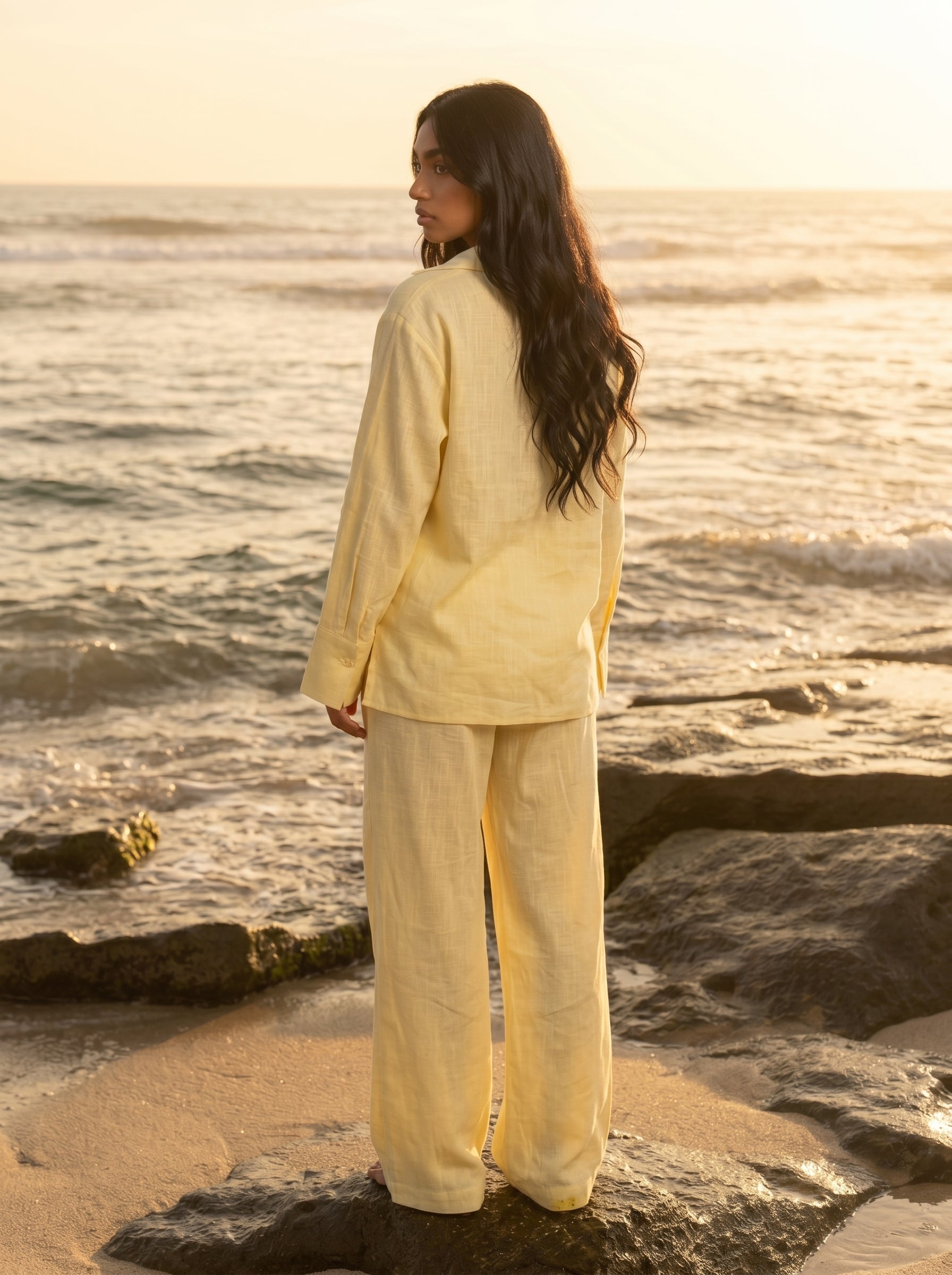REFINED LINEN POLO BLOUSE