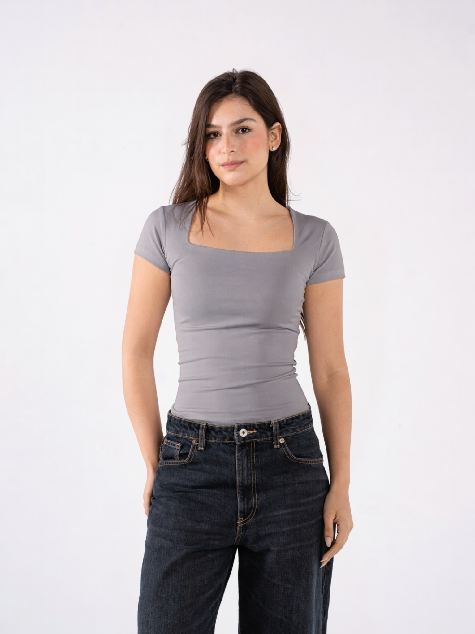REFINED SHORT-SLEEVE SQUARE NECK