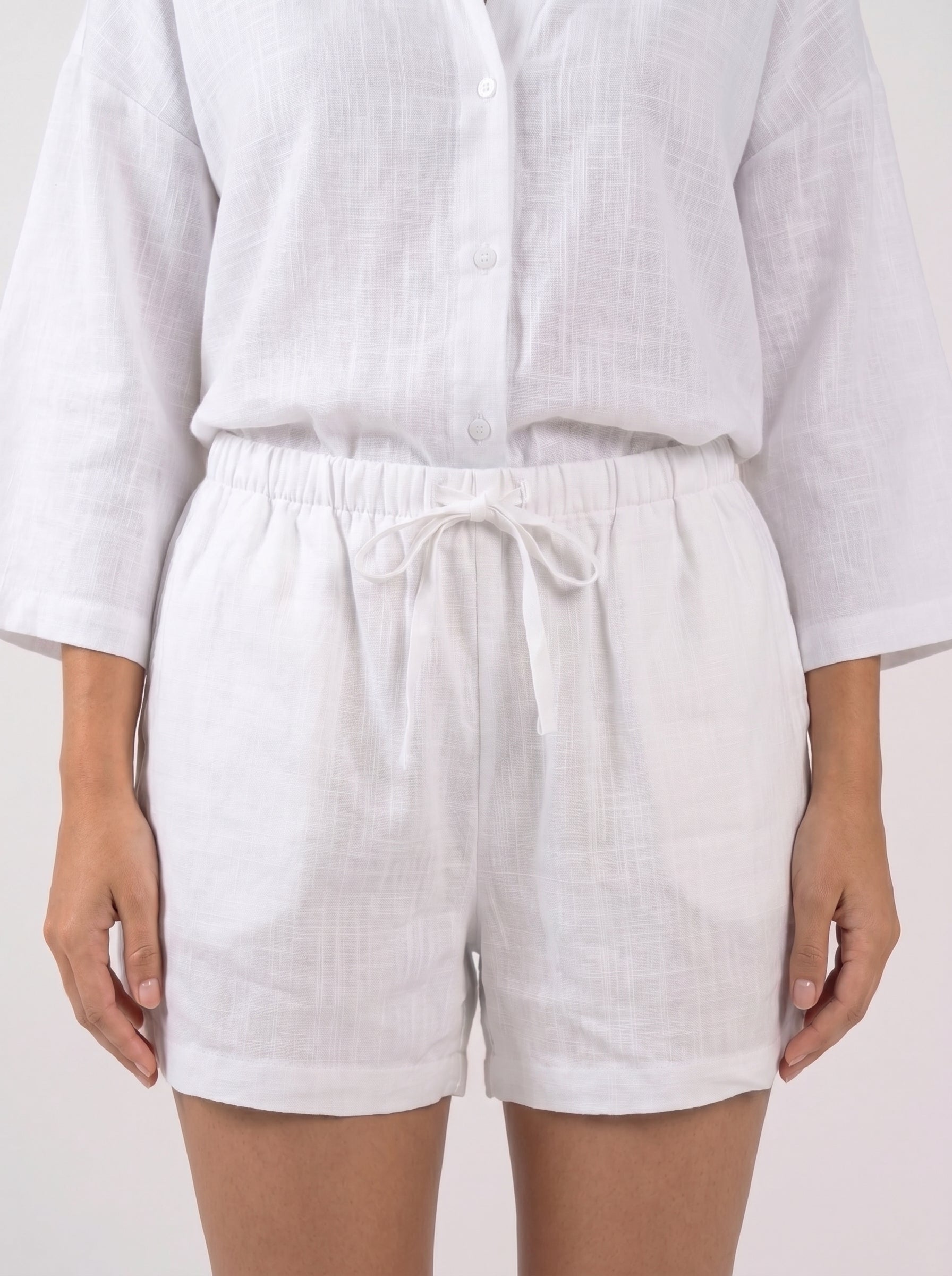 REFINED LINEN SHORTS