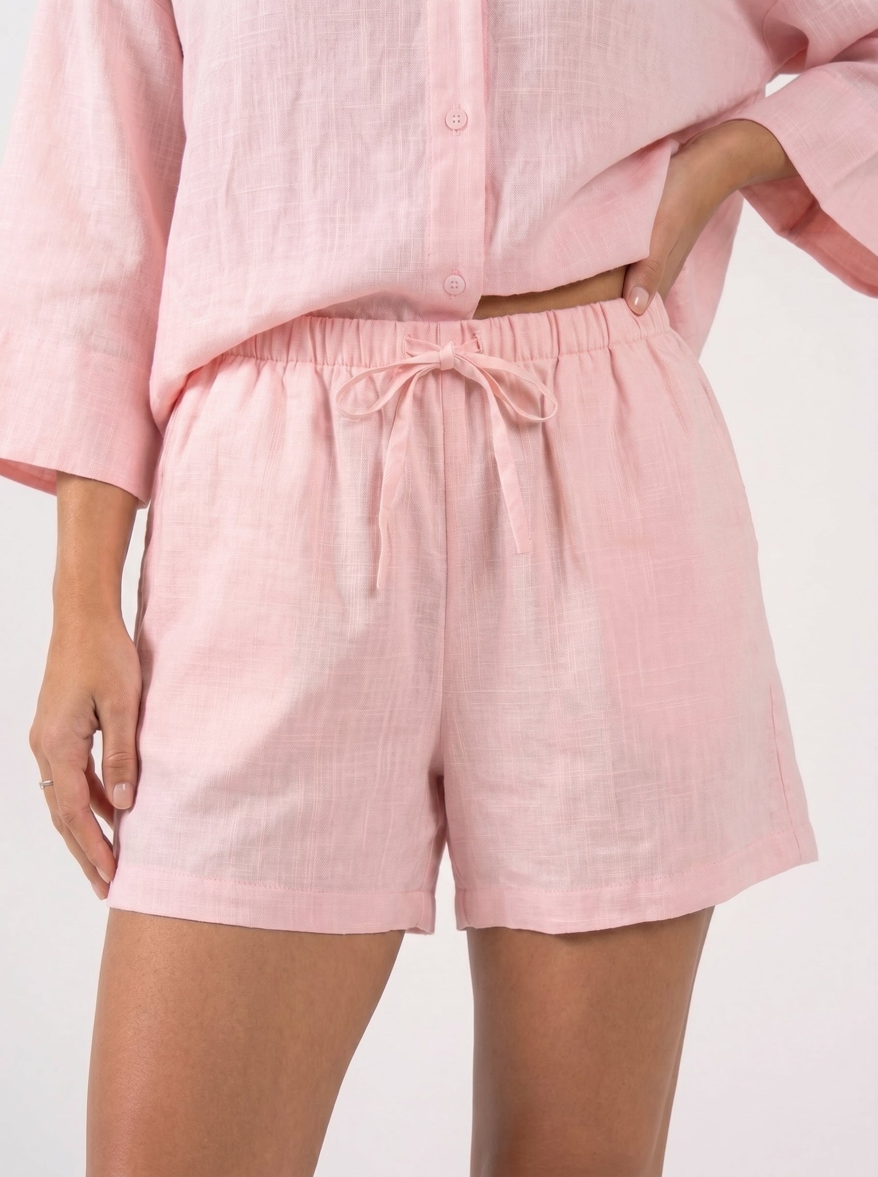 REFINED LINEN SHORTS